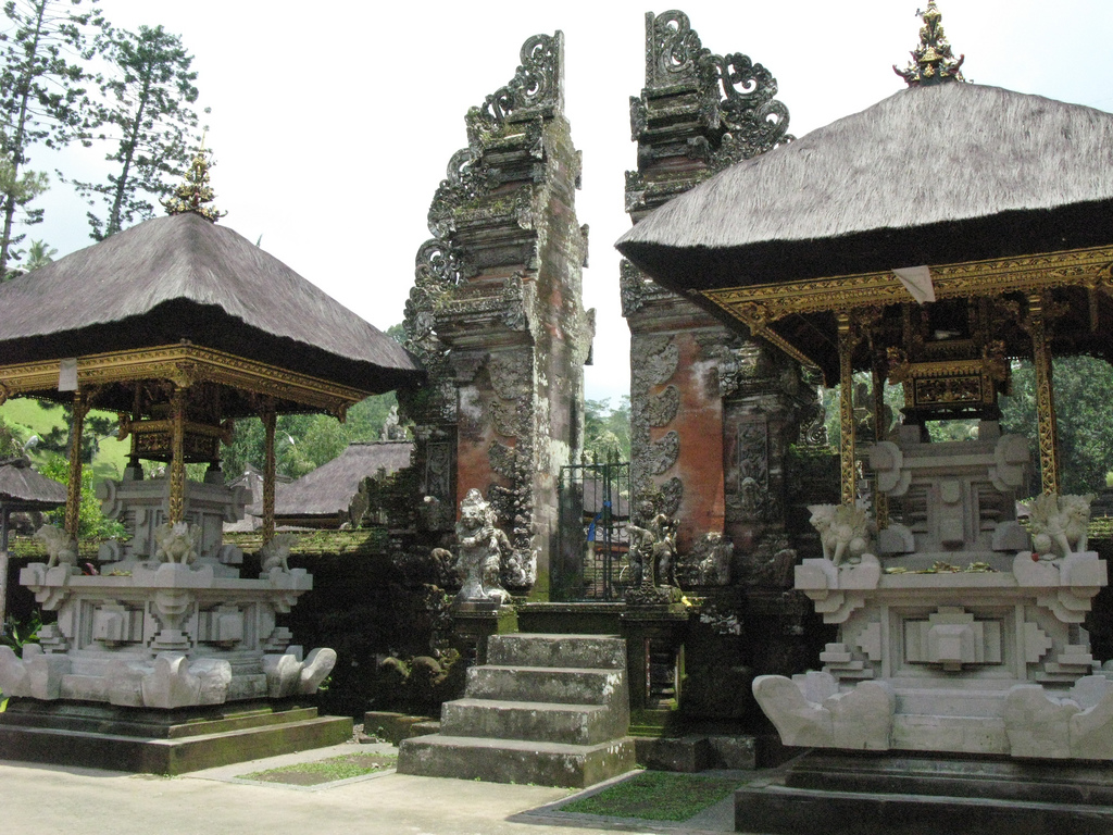 Blog Ativa_Templo_Pura_Tirta_Empul_pohotby_Rai_19_via_visualhunt