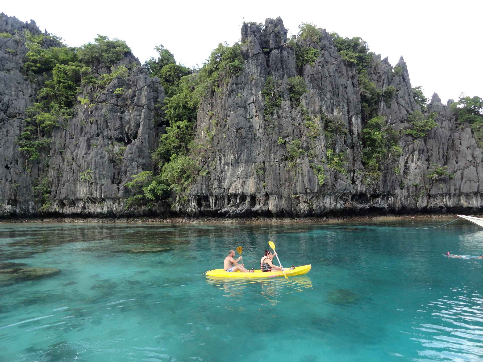 Blog Ativa_El_Nido_small_lagoon_photoby_travelourplanet.com_via_visualhunt